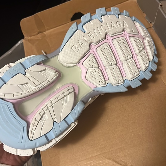 Shoes - Picture 3 of 6